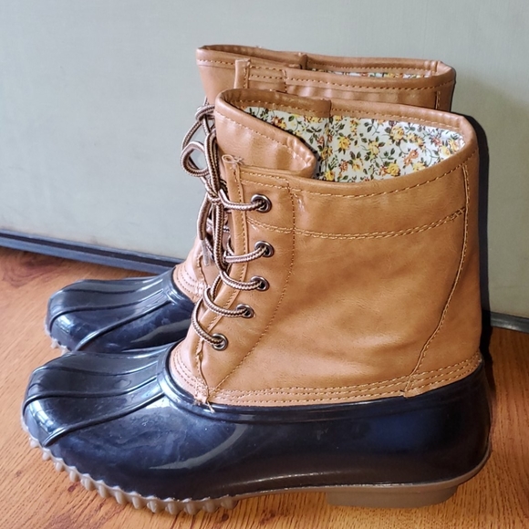 sugar duck boots